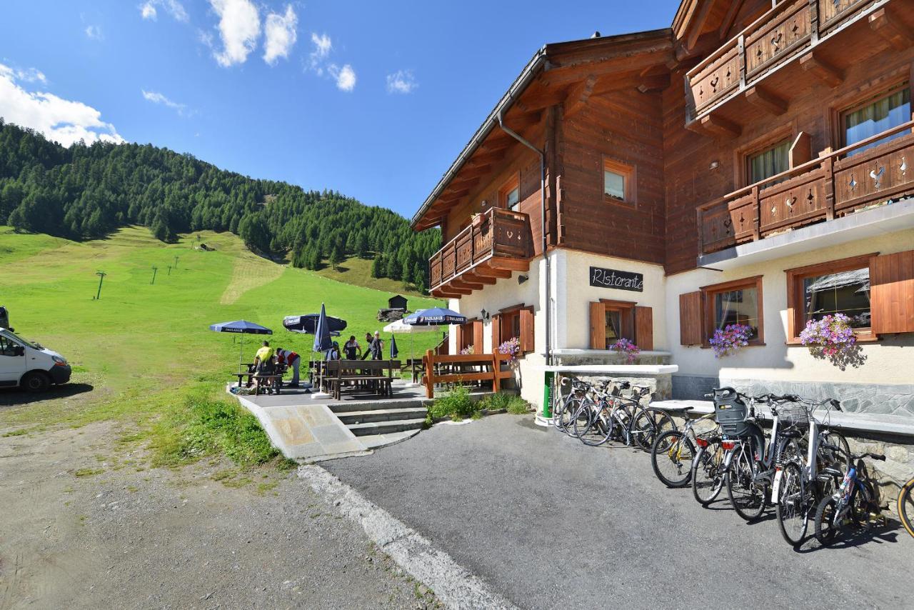 Hotel San Giovanni Livigno Bagian luar foto