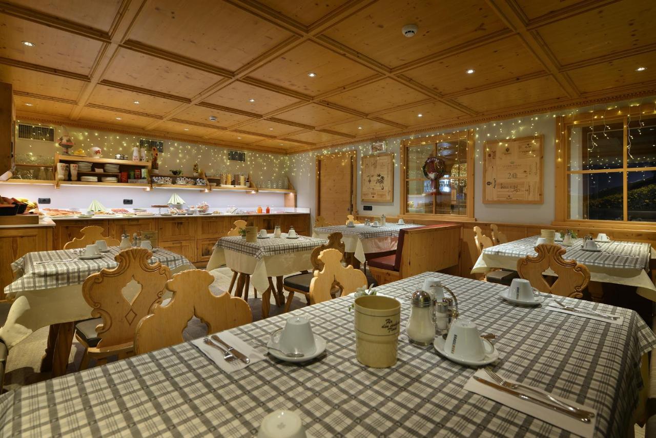 Hotel San Giovanni Livigno Bagian luar foto