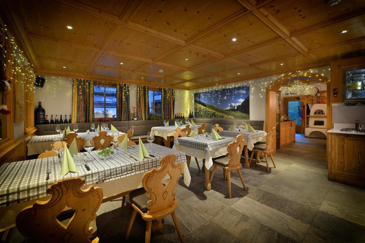 Hotel San Giovanni Livigno Bagian luar foto
