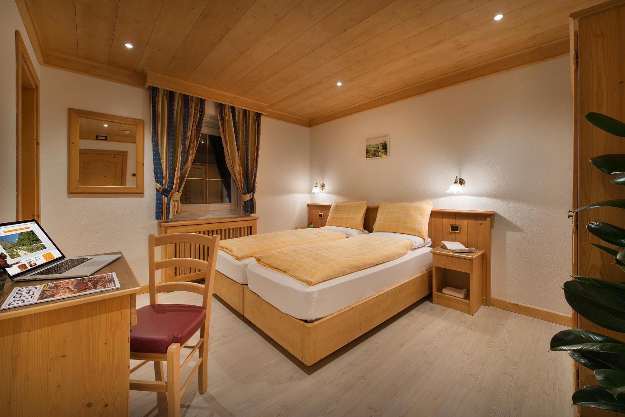 Hotel San Giovanni Livigno Ruang foto
