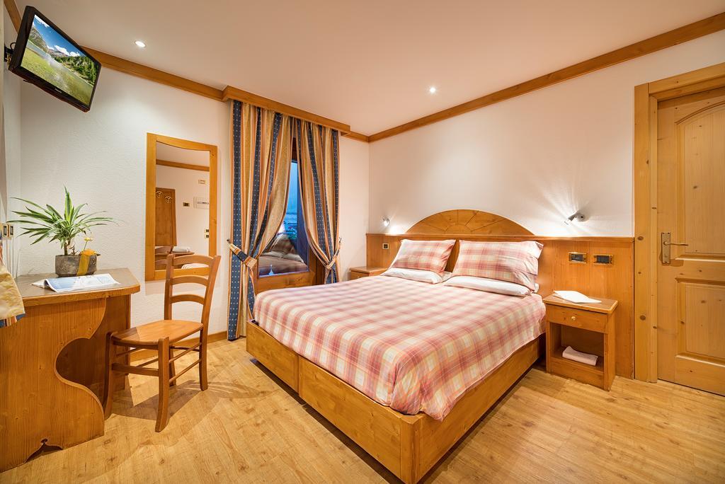 Hotel San Giovanni Livigno Bagian luar foto